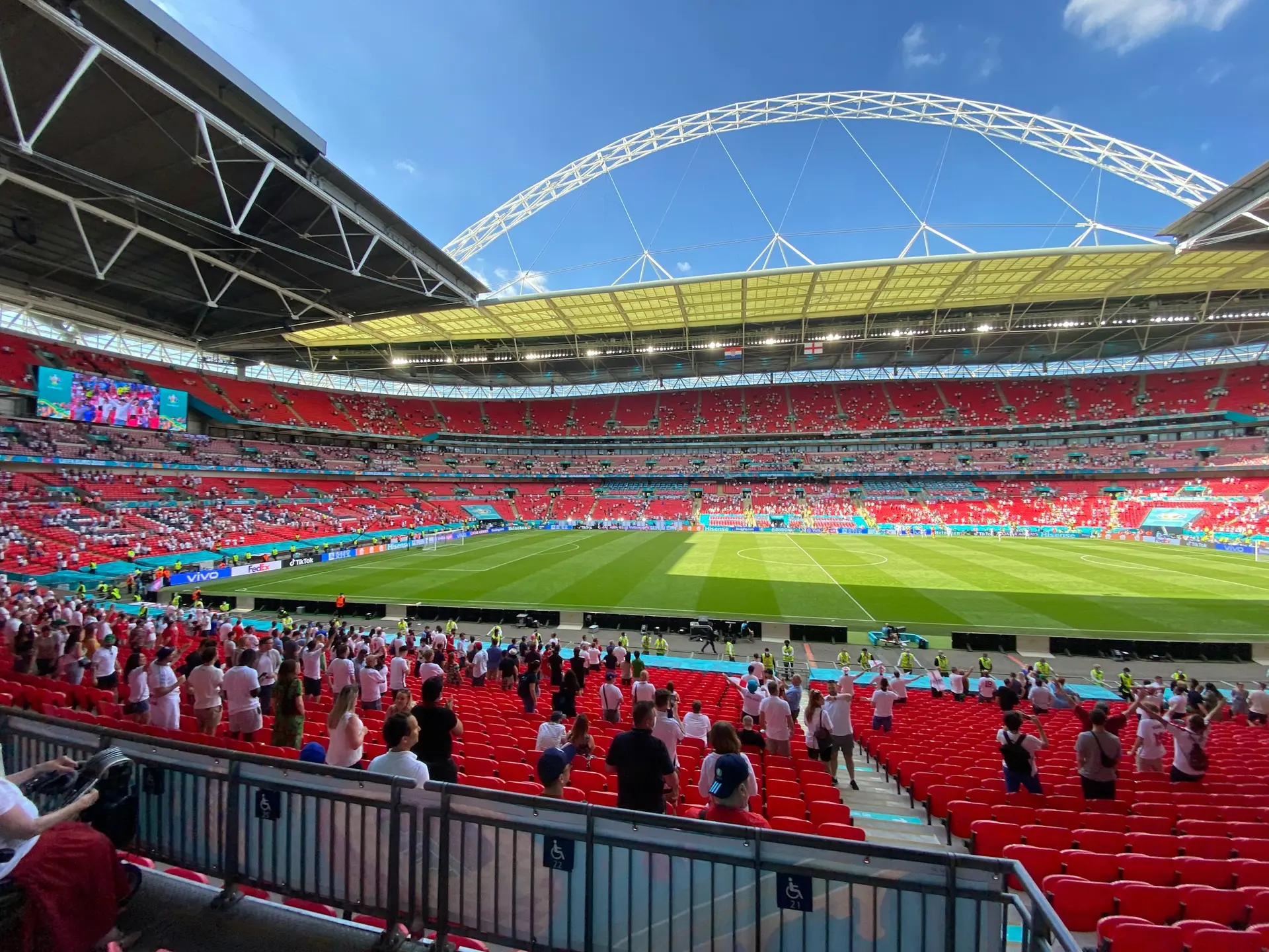 Alle ogen op Wembley in Studio FC De Avonturiers